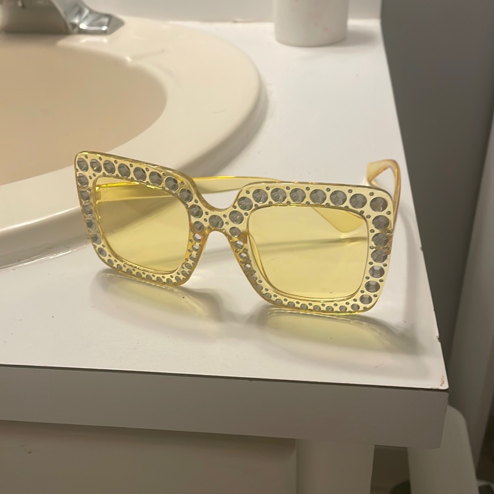 Vintage Style Yellow Womens sunglasses